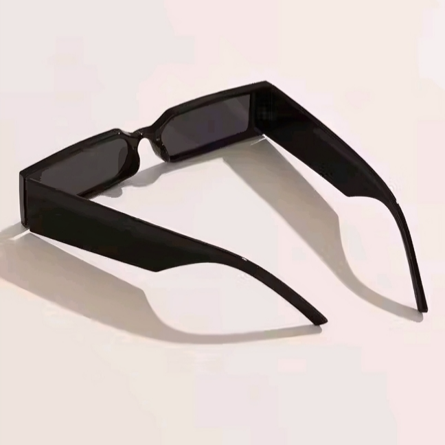 Mursolyn Bold Black Rectangle Sunglasses – Futuristic Streetwear Edge