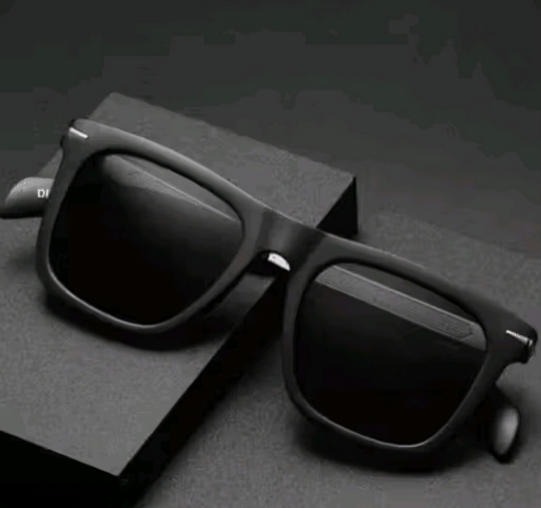 Mursolyn Classic Black Square Sunglasses – Bold Frame, All-Day Comfort, UV Protection