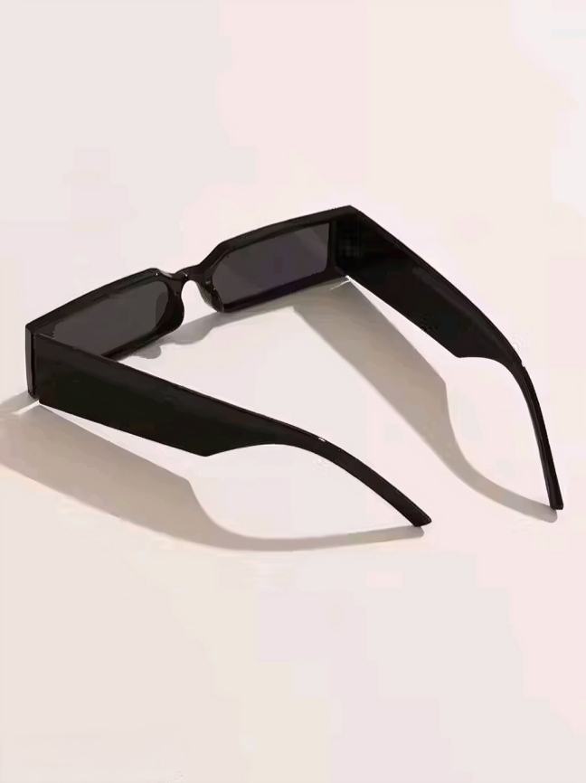 Mursolyn Bold Black Rectangle Sunglasses – Futuristic Streetwear Edge